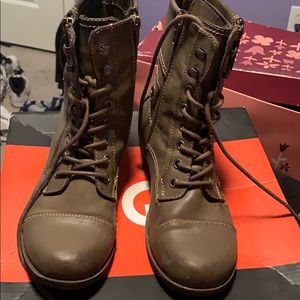 Brown low boots